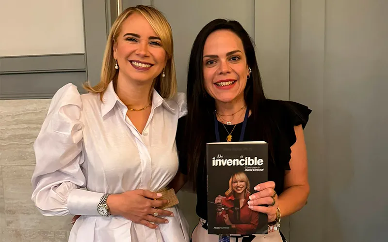 Astrid Burney con Vilma Nuñes